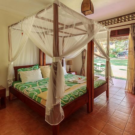 אנטבה Airport Guesthouse מראה חיצוני תמונה