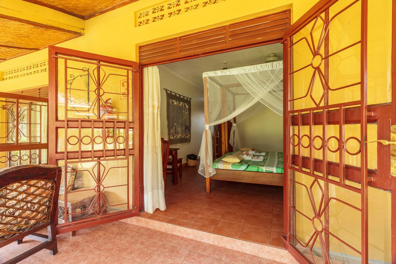 אנטבה Airport Guesthouse מראה חיצוני תמונה